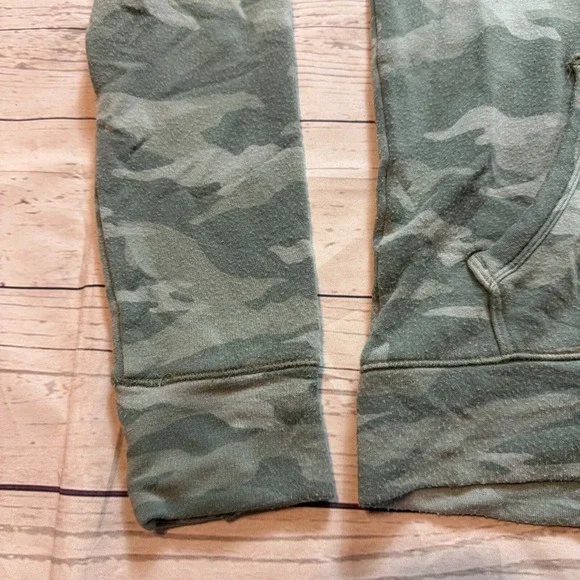 Athleta Girl Sweatshirt Hoodie Long Sleeve Green Camo Youth Girls Size Large 12 - Picture 3 of 11